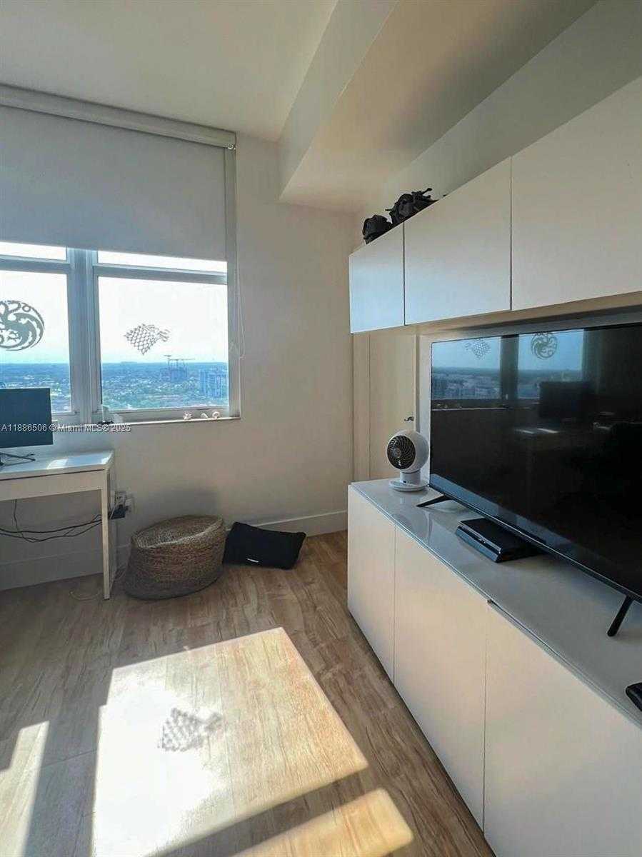 Small Image of 3330 NORTH EAST 190TH ST #1910, Aventura Number 4