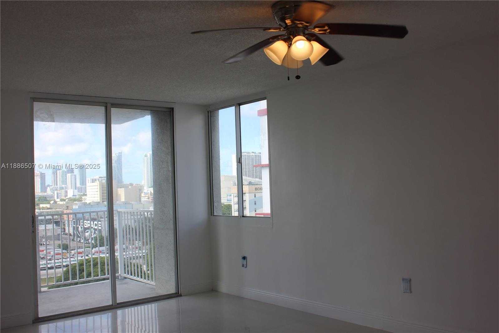 Small Image of 800 NORTH MIAMI AVE #E-908, Miami Number 4
