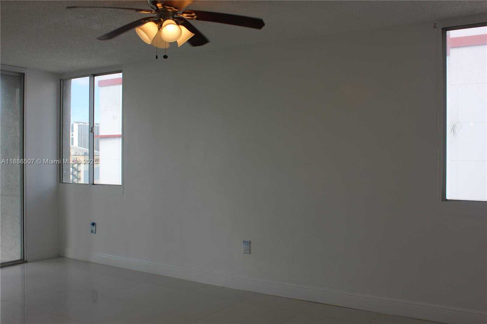 Small Image of 800 NORTH MIAMI AVE #E-908, Miami Number 5