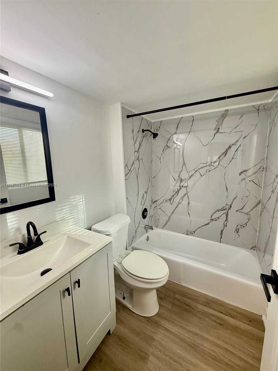 Small Image of 1836 DEWEY ST #1-6, Hollywood Number 11