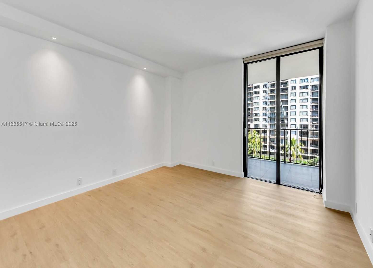 Small Image of 520 BRICKELL KEY DR #A806, Miami Number 10