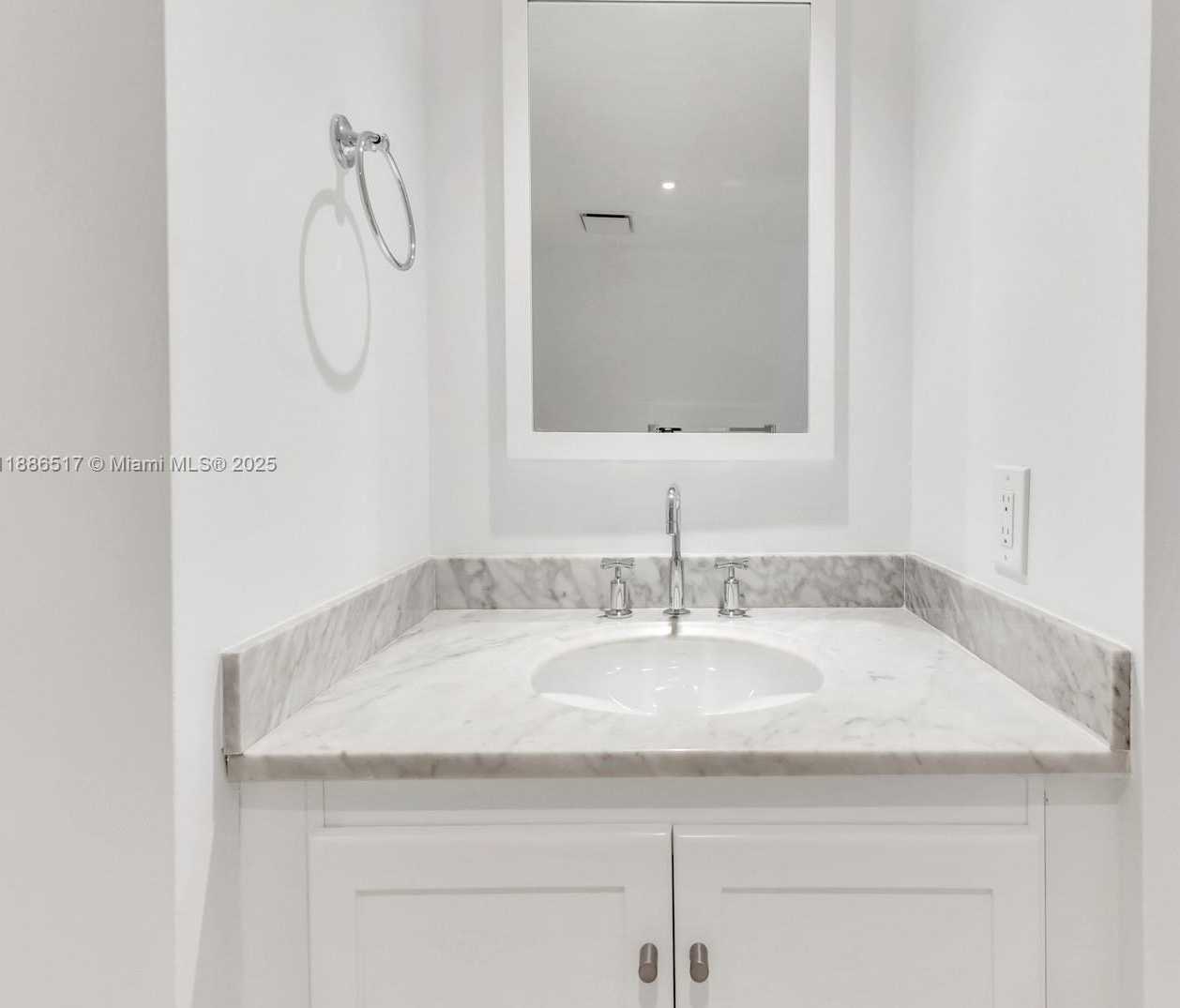 Small Image of 520 BRICKELL KEY DR #A806, Miami Number 15
