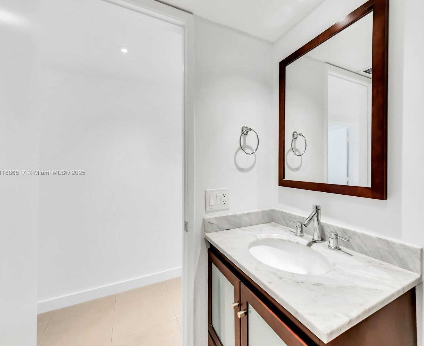 Small Image of 520 BRICKELL KEY DR #A806, Miami Number 16