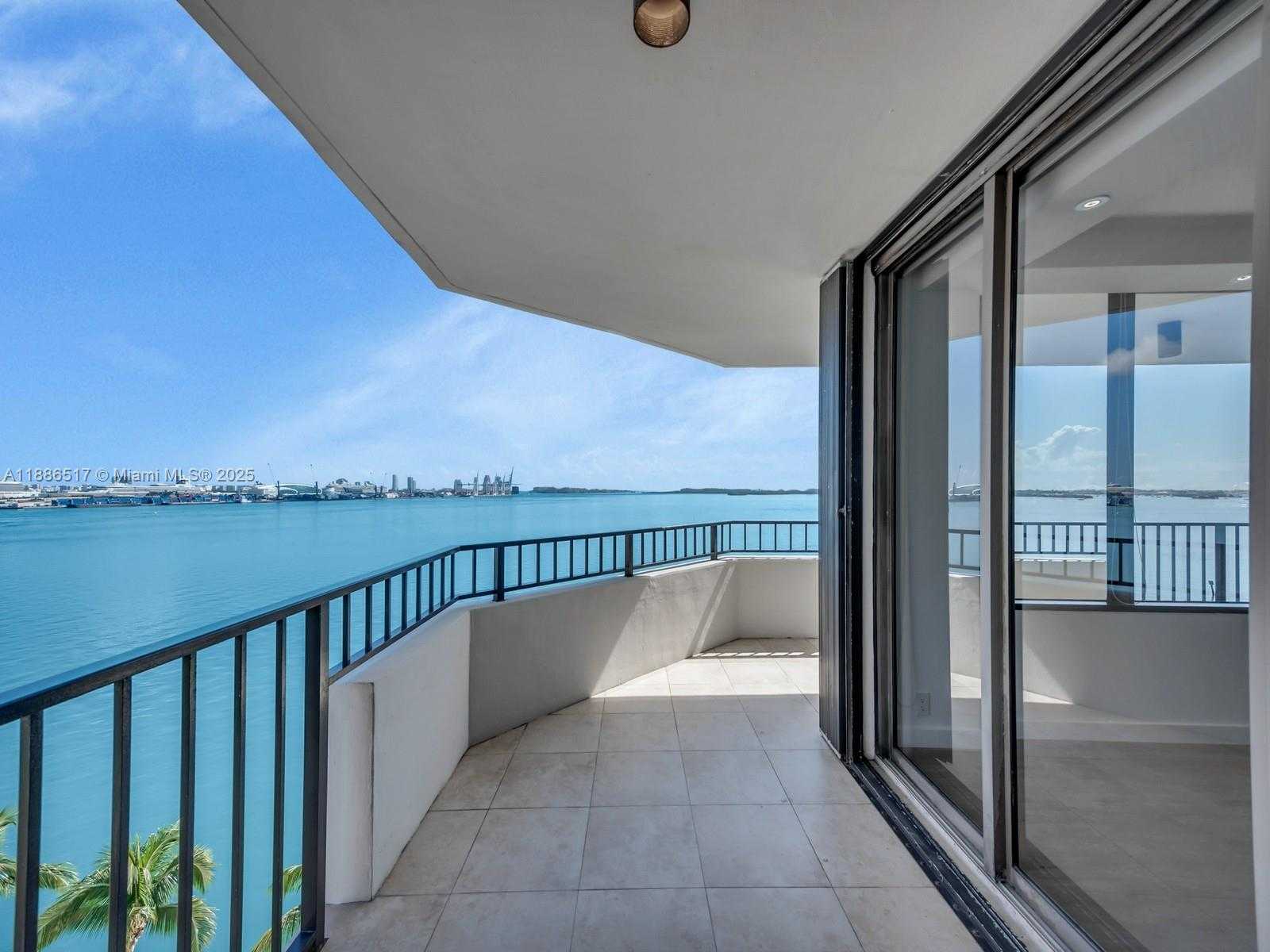 Small Image of 520 BRICKELL KEY DR #A806, Miami Number 18