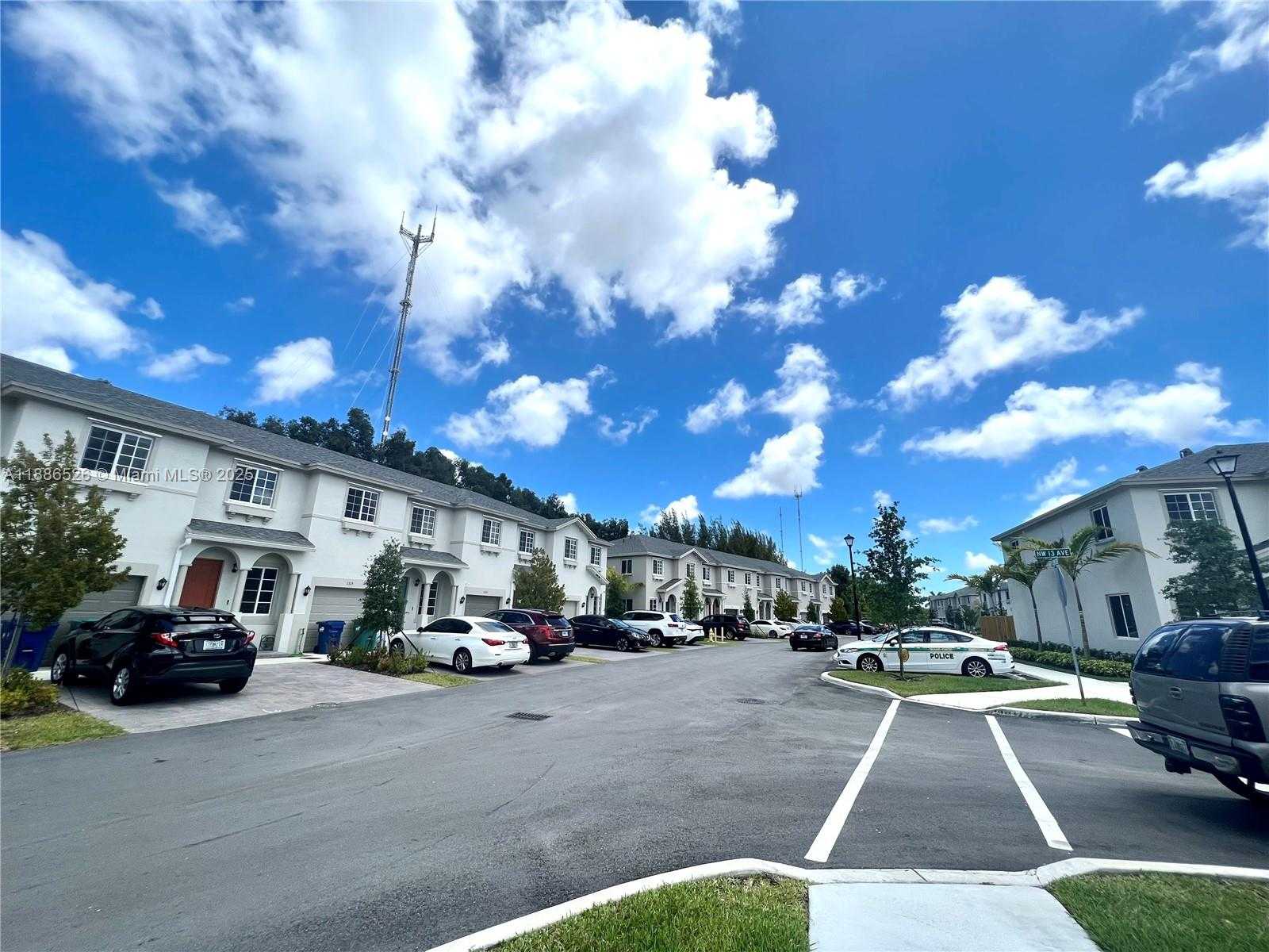 Small Image of 20838 NORTH WEST 13TH AVE, Miami Gardens Number 15