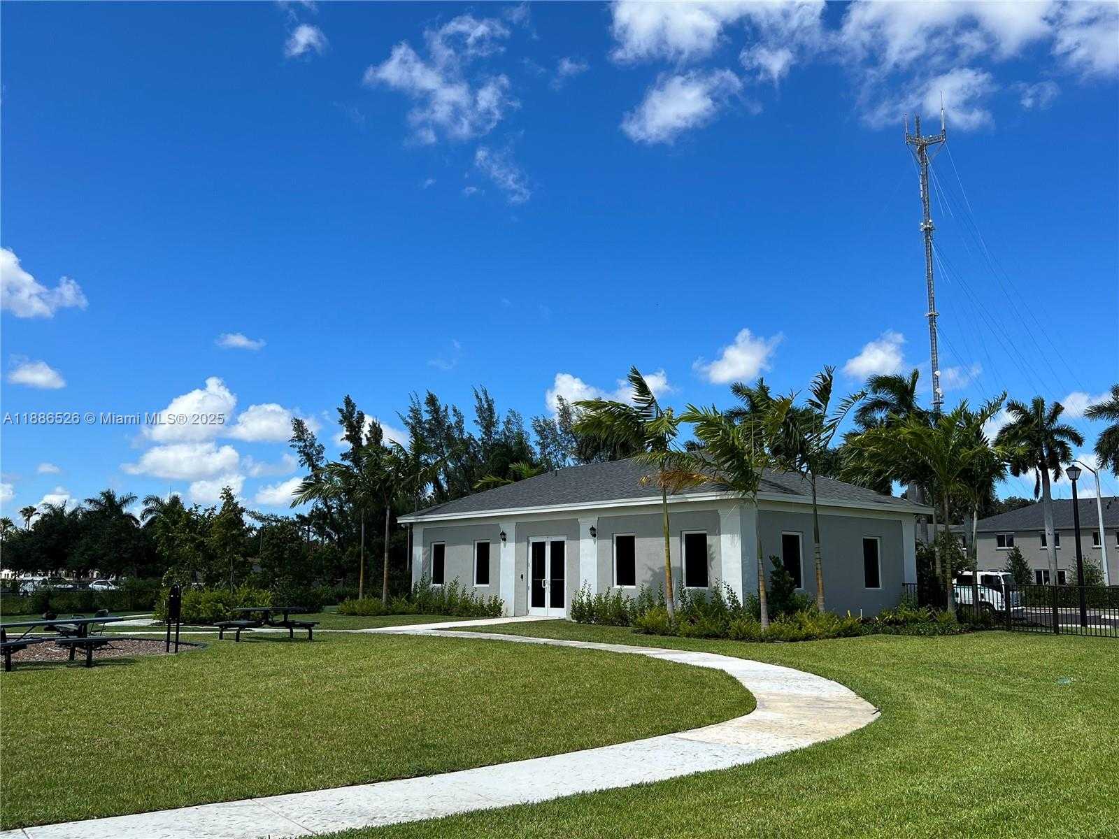 Small Image of 20838 NORTH WEST 13TH AVE, Miami Gardens Number 28