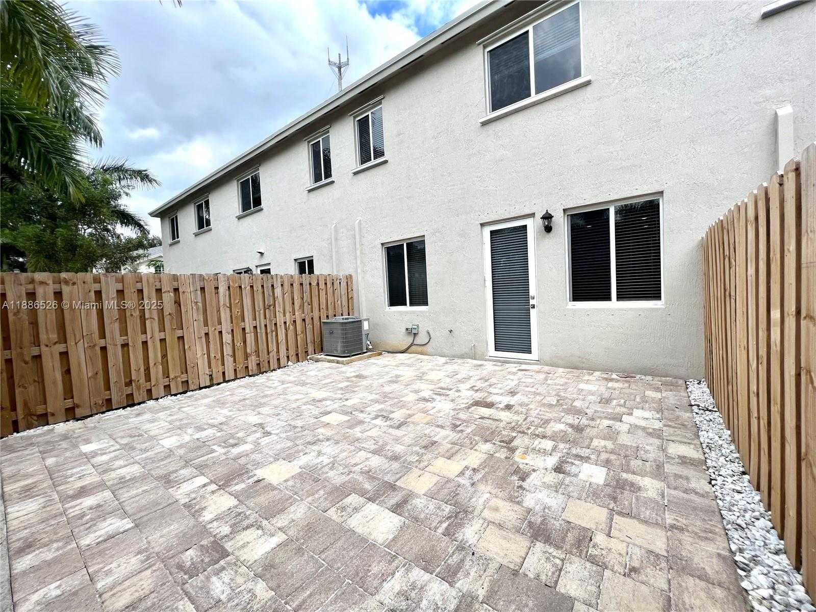 Small Image of 20838 NORTH WEST 13TH AVE, Miami Gardens Number 30