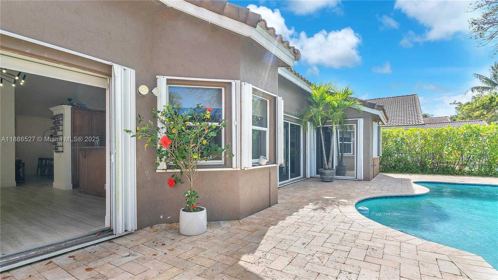 Small Image of 622 SOUTH WEST 200TH TER, Pembroke Pines Number 27