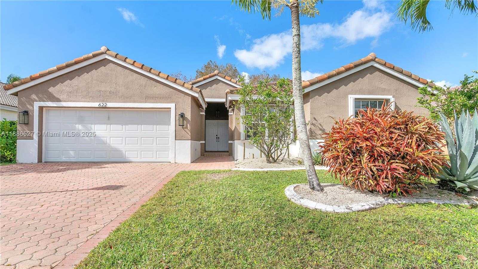 Small Image of 622 SOUTH WEST 200TH TER, Pembroke Pines Number 3