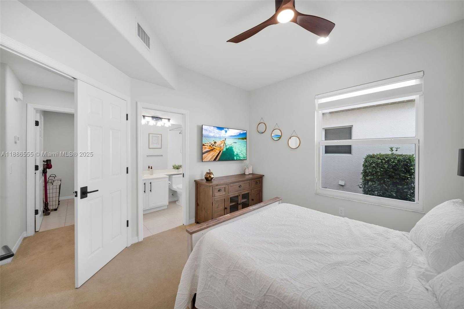 Small Image of 8864 VENTURA WAY, Other City - In The State Of Florida Number 15
