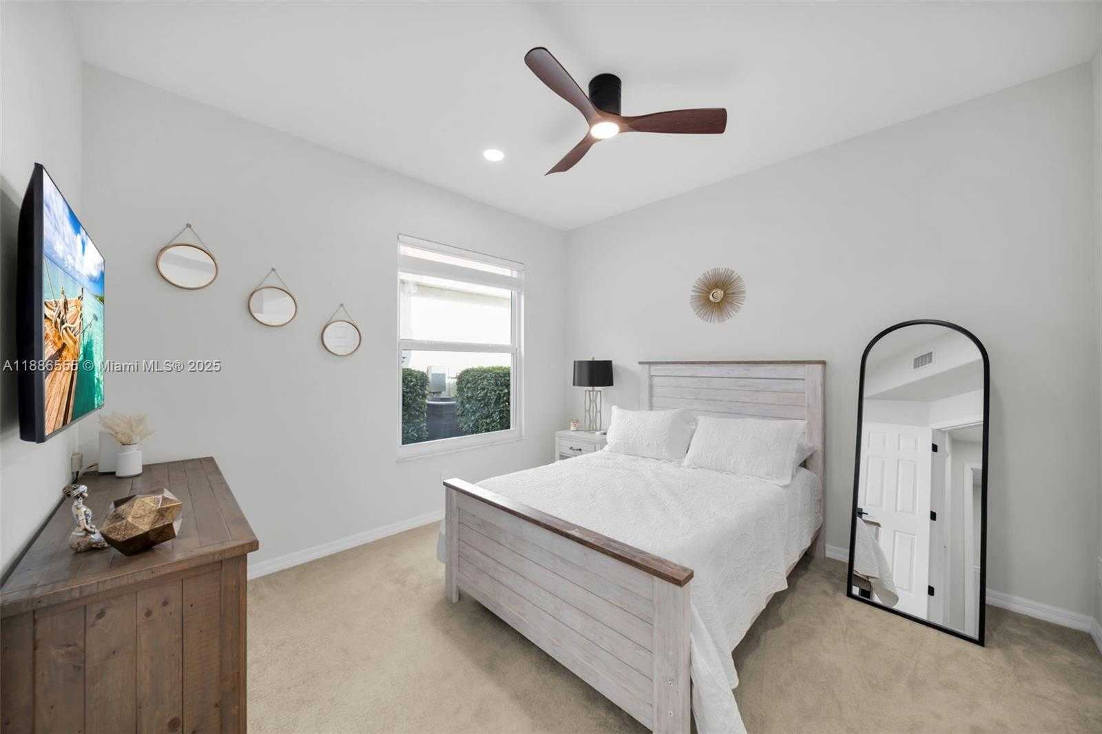 Small Image of 8864 VENTURA WAY, Other City - In The State Of Florida Number 16