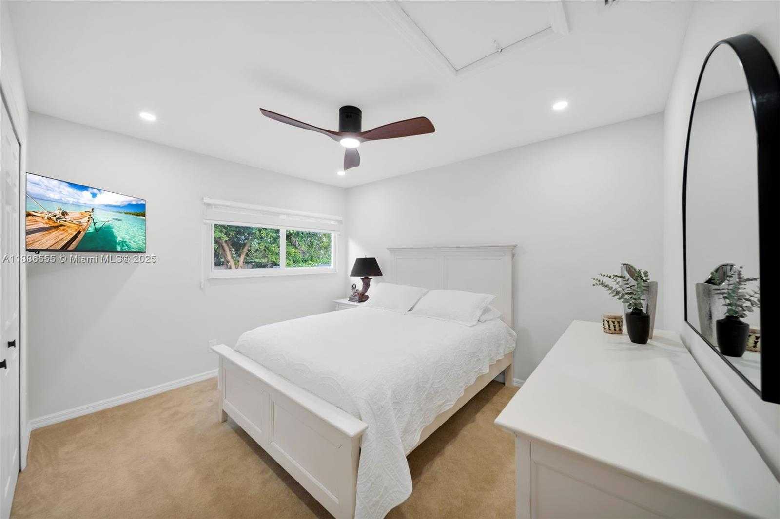 Small Image of 8864 VENTURA WAY, Other City - In The State Of Florida Number 20