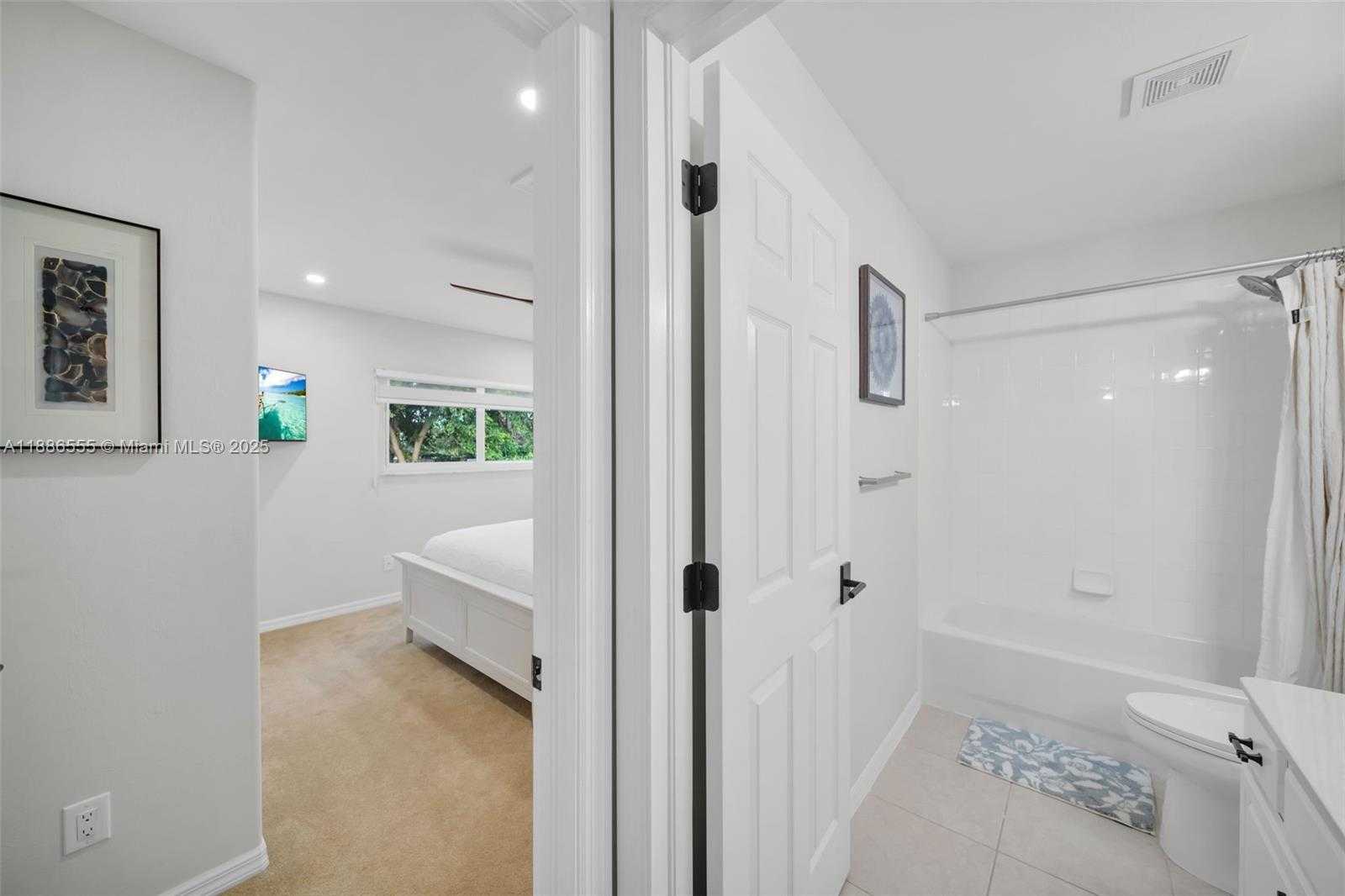 Small Image of 8864 VENTURA WAY, Other City - In The State Of Florida Number 31