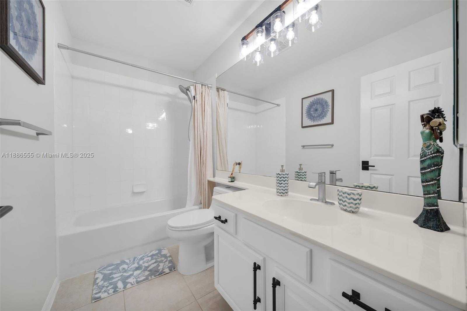 Small Image of 8864 VENTURA WAY, Other City - In The State Of Florida Number 32