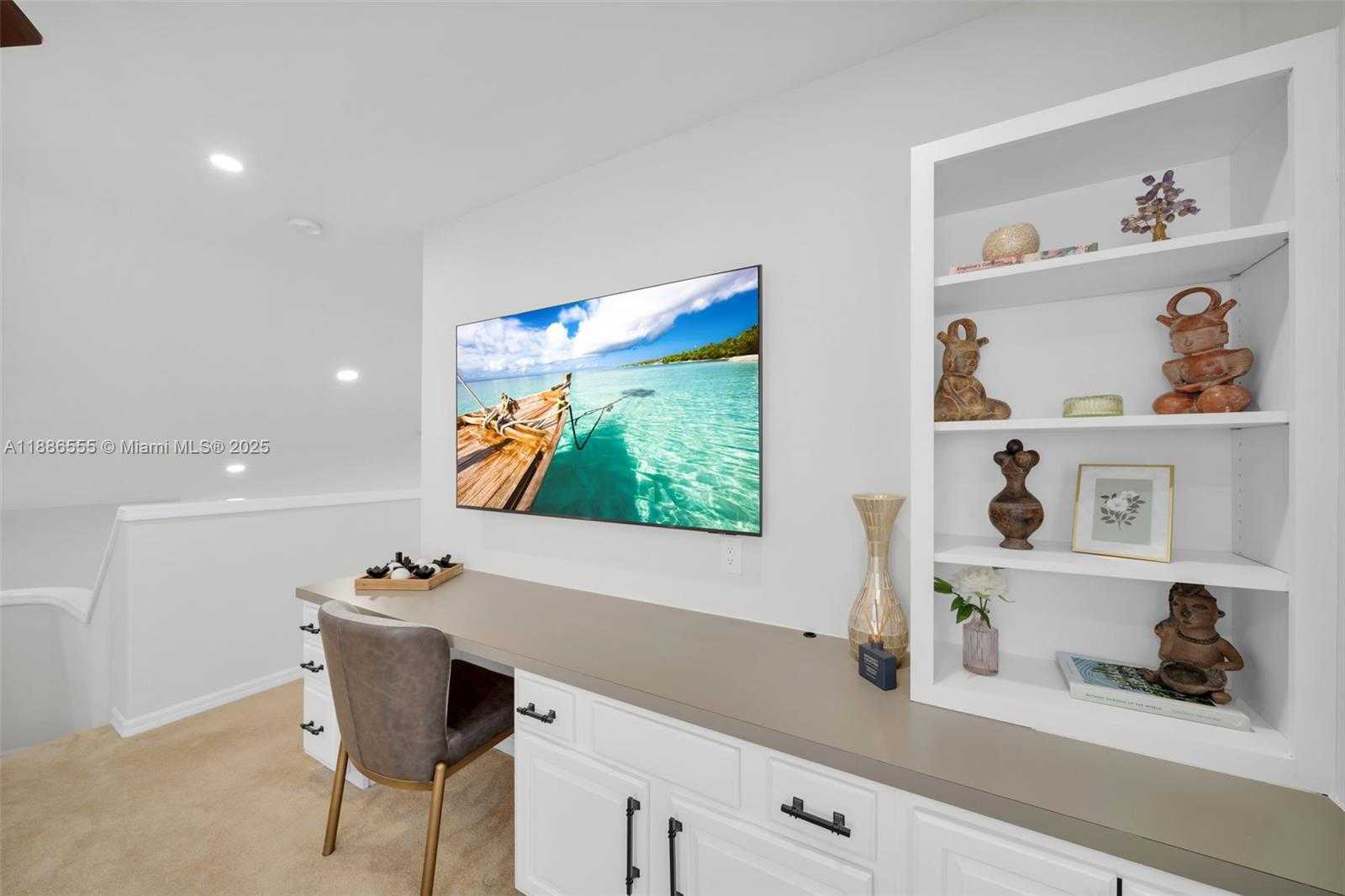 Small Image of 8864 VENTURA WAY, Other City - In The State Of Florida Number 36