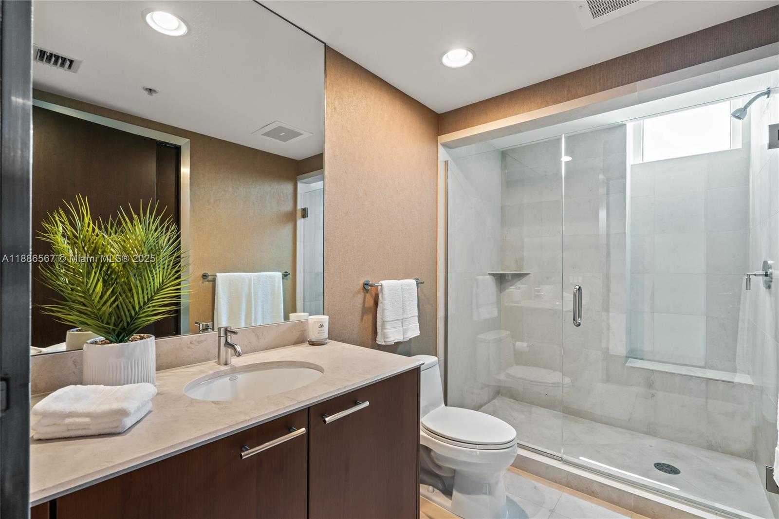 Small Image of 3801 COLLINS AVE #1601, Miami Beach Number 11