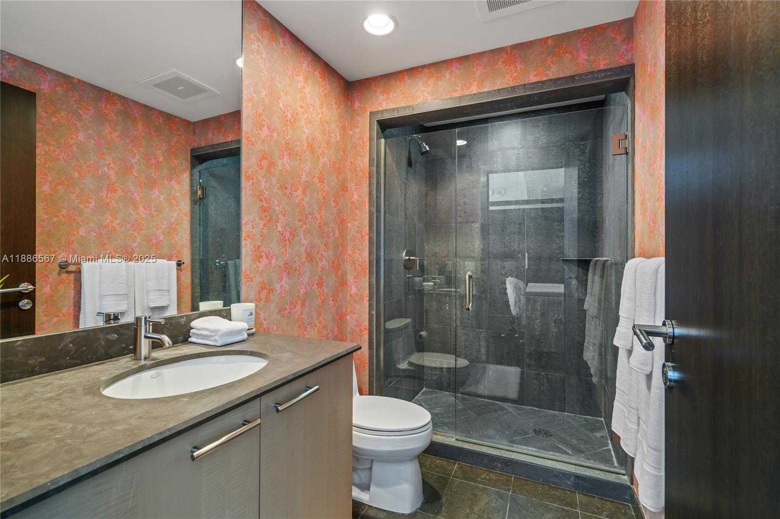 Small Image of 3801 COLLINS AVE #1601, Miami Beach Number 14