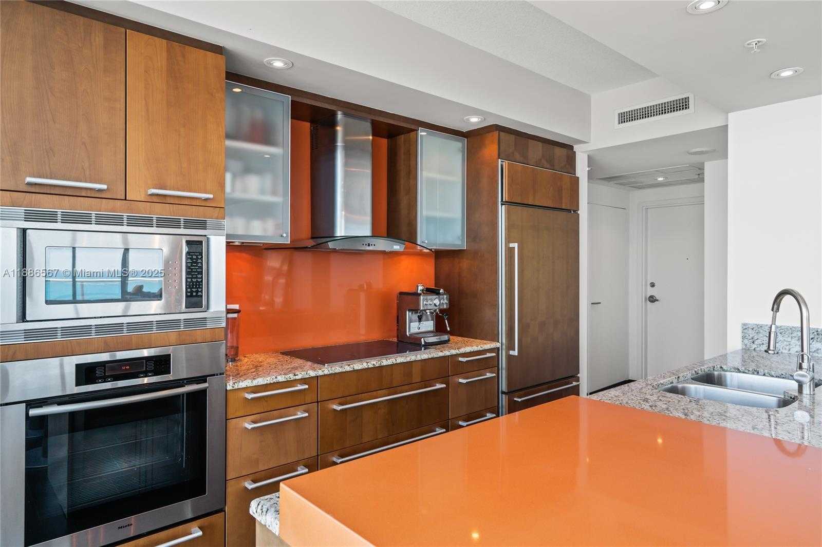 Small Image of 3801 COLLINS AVE #1601, Miami Beach Number 8