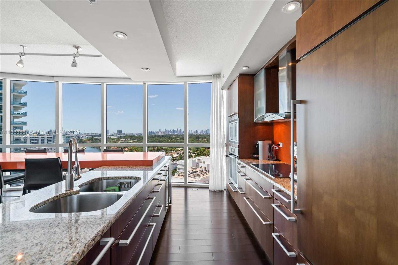Small Image of 3801 COLLINS AVE #1601, Miami Beach Number 9