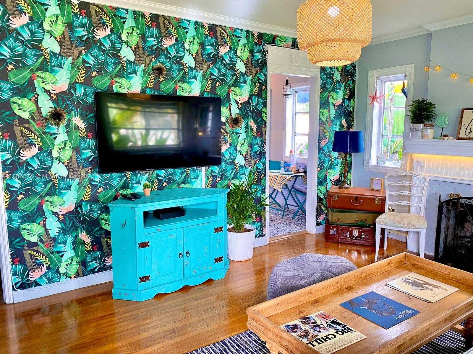 Small Image of 1701 FLETCHER ST #1701, Hollywood Number 9