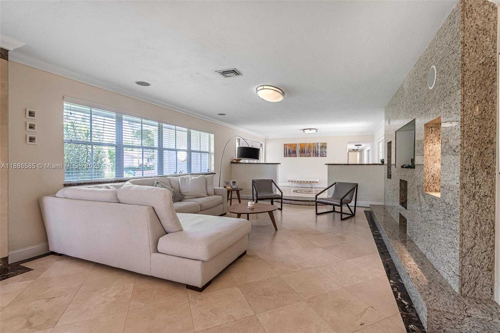 Small Image of 14644 SOUTH WEST 83RD CT, Palmetto Bay Number 3
