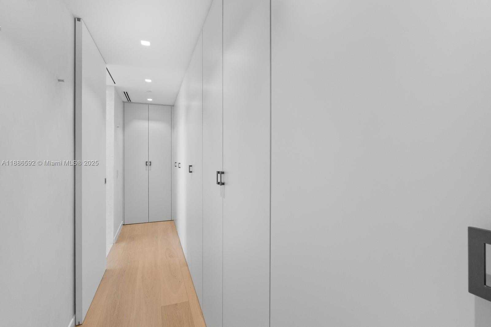 Small Image of 350 OCEAN DR #901N, Key Biscayne Number 22