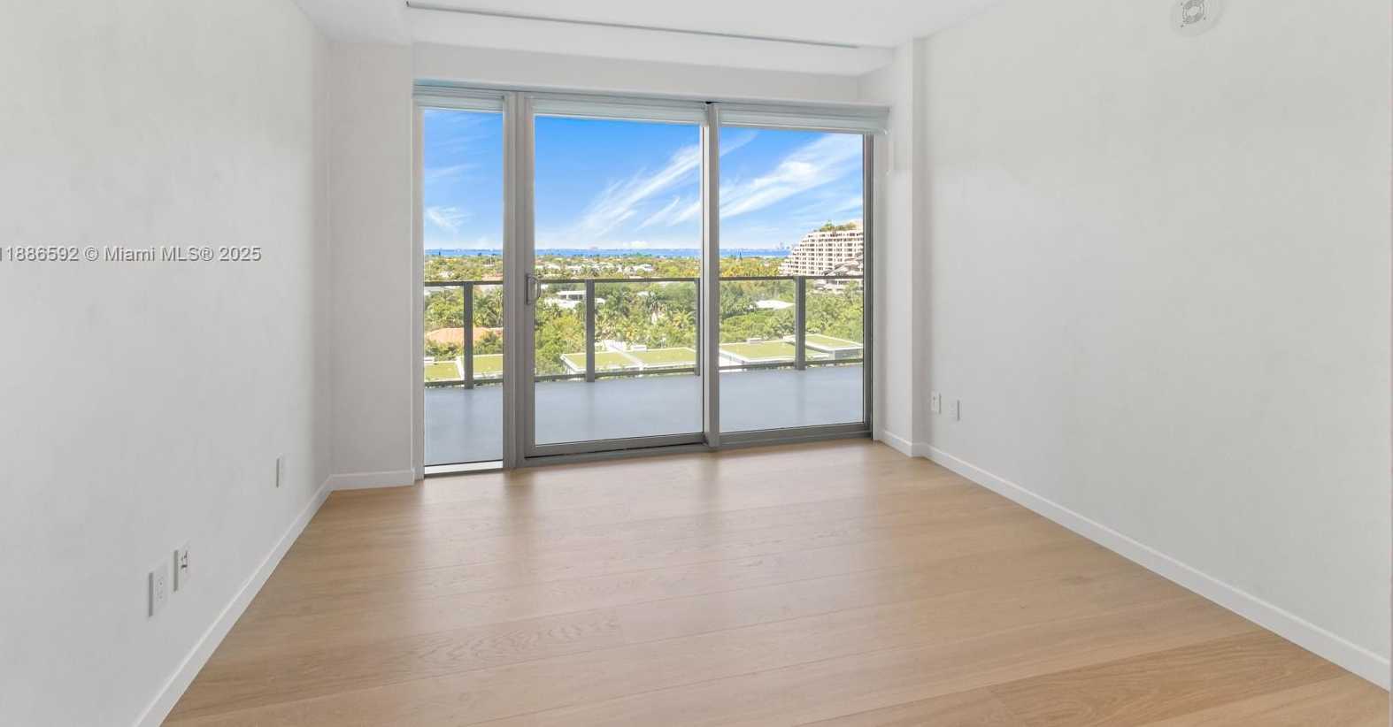 Small Image of 350 OCEAN DR #901N, Key Biscayne Number 25