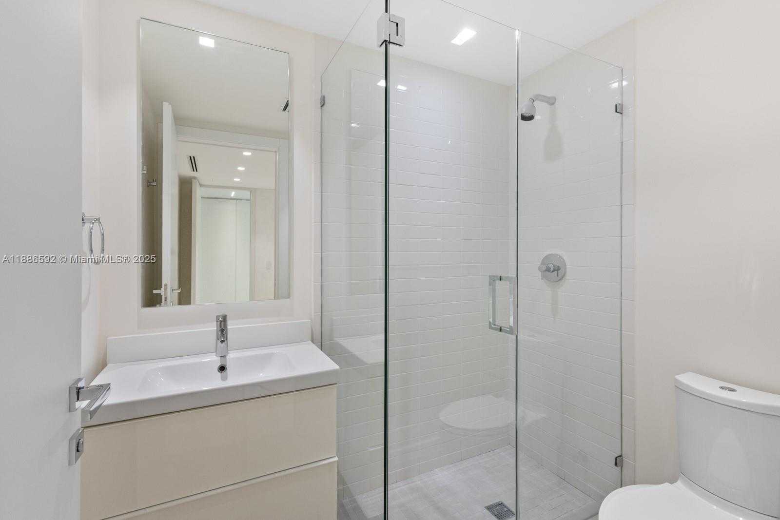 Small Image of 350 OCEAN DR #901N, Key Biscayne Number 30