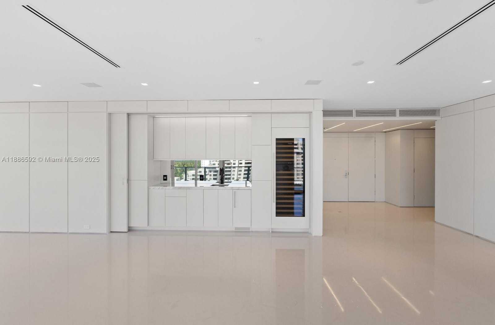 Small Image of 350 OCEAN DR #901N, Key Biscayne Number 9