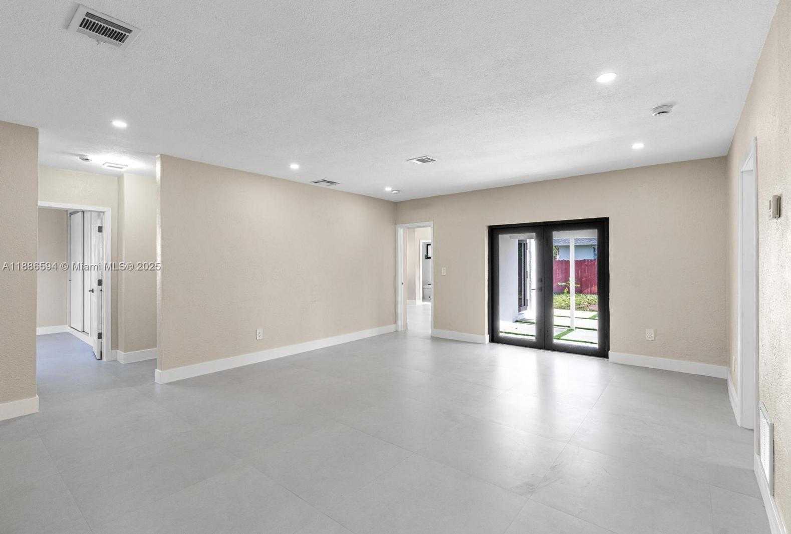 Small Image of 9300 MARINE DR, Cutler Bay Number 4