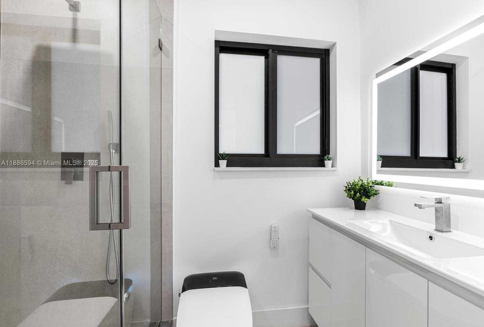 Small Image of 9300 MARINE DR, Cutler Bay Number 8