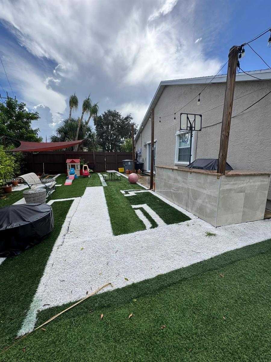 Small Image of 11077 SACCO DR, Boca Raton Number 13