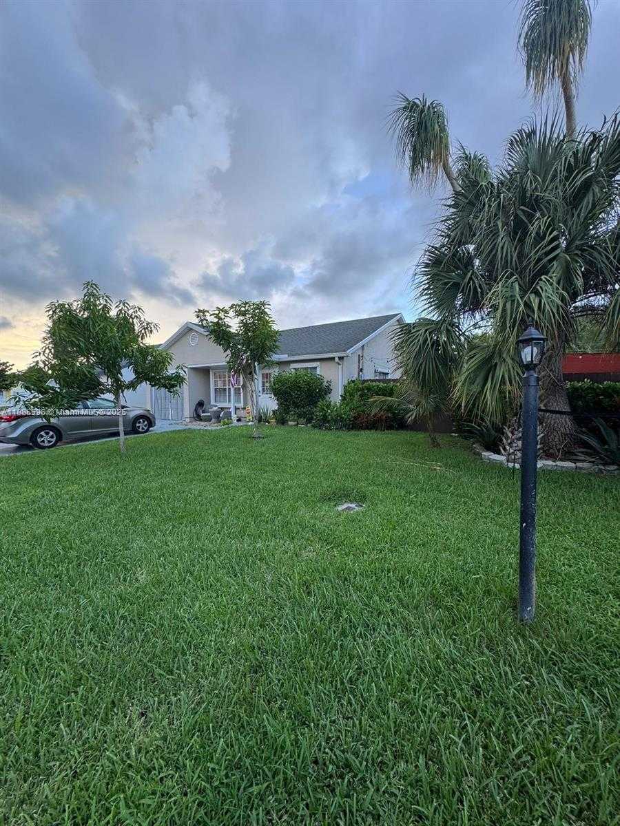 Small Image of 11077 SACCO DR, Boca Raton Number 14