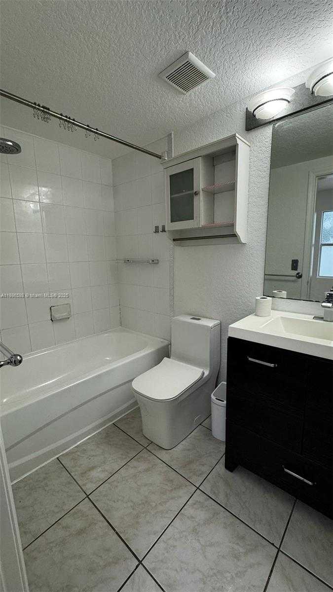 Small Image of 7326 COLLINS AVE #205, Miami Beach Number 11