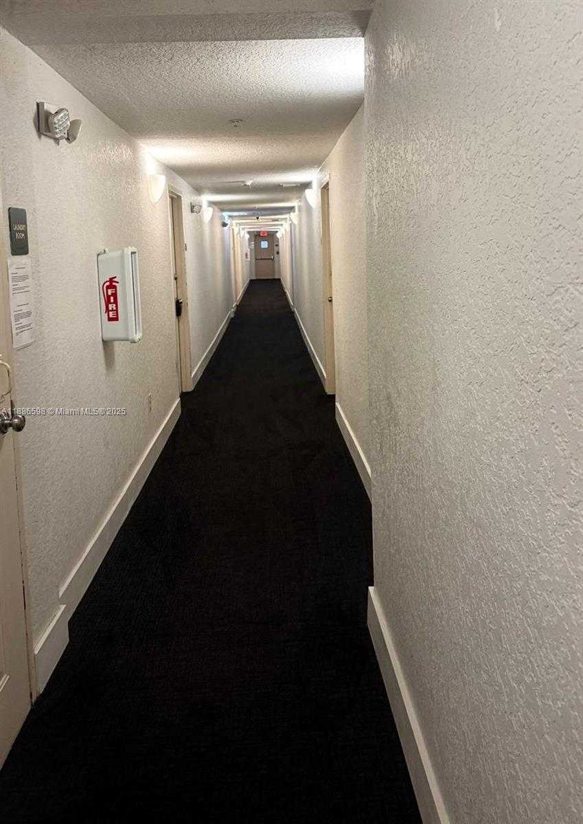 Small Image of 7326 COLLINS AVE #205, Miami Beach Number 15