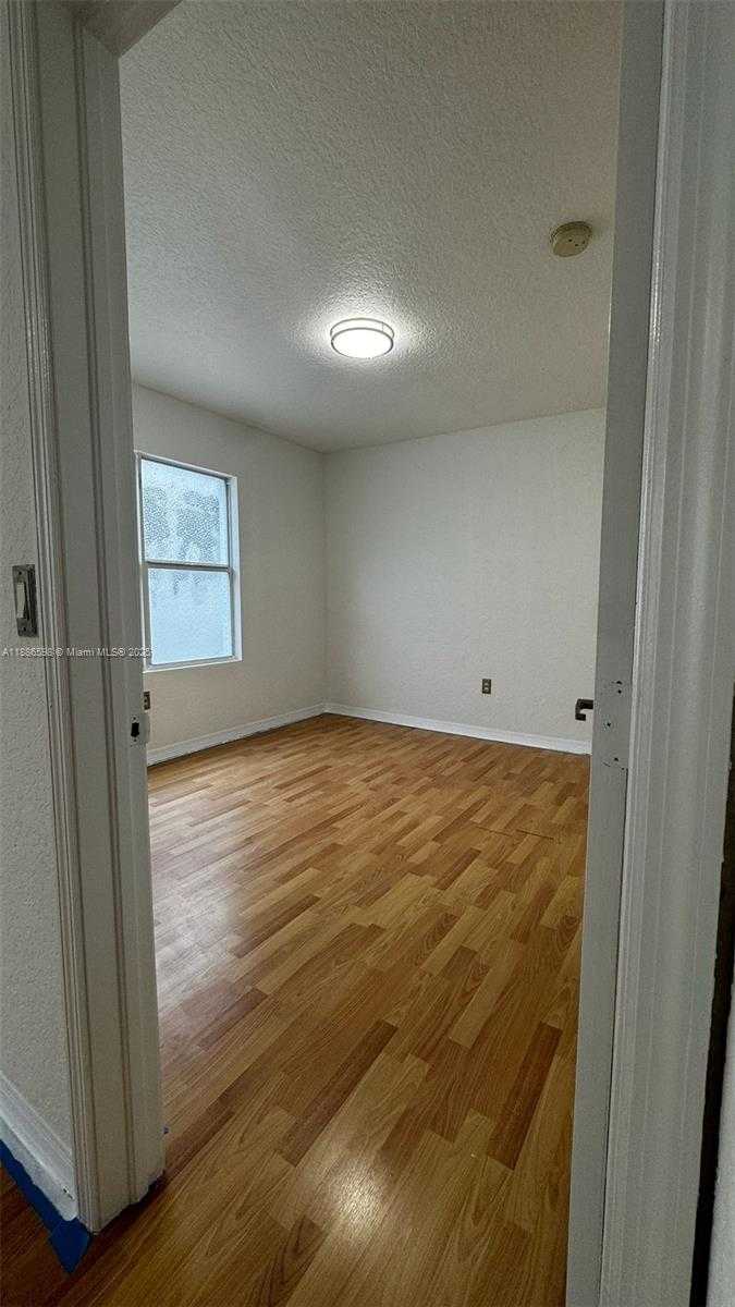Small Image of 7326 COLLINS AVE #205, Miami Beach Number 8
