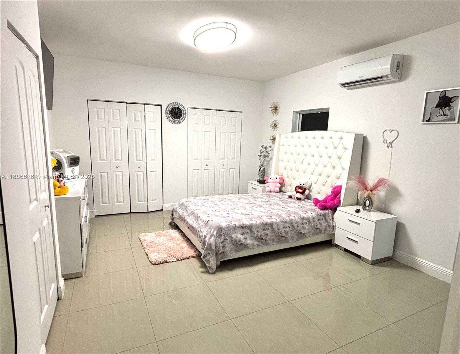 Small Image of 13101 NORTH WEST MIAMI CT, Miami Number 18