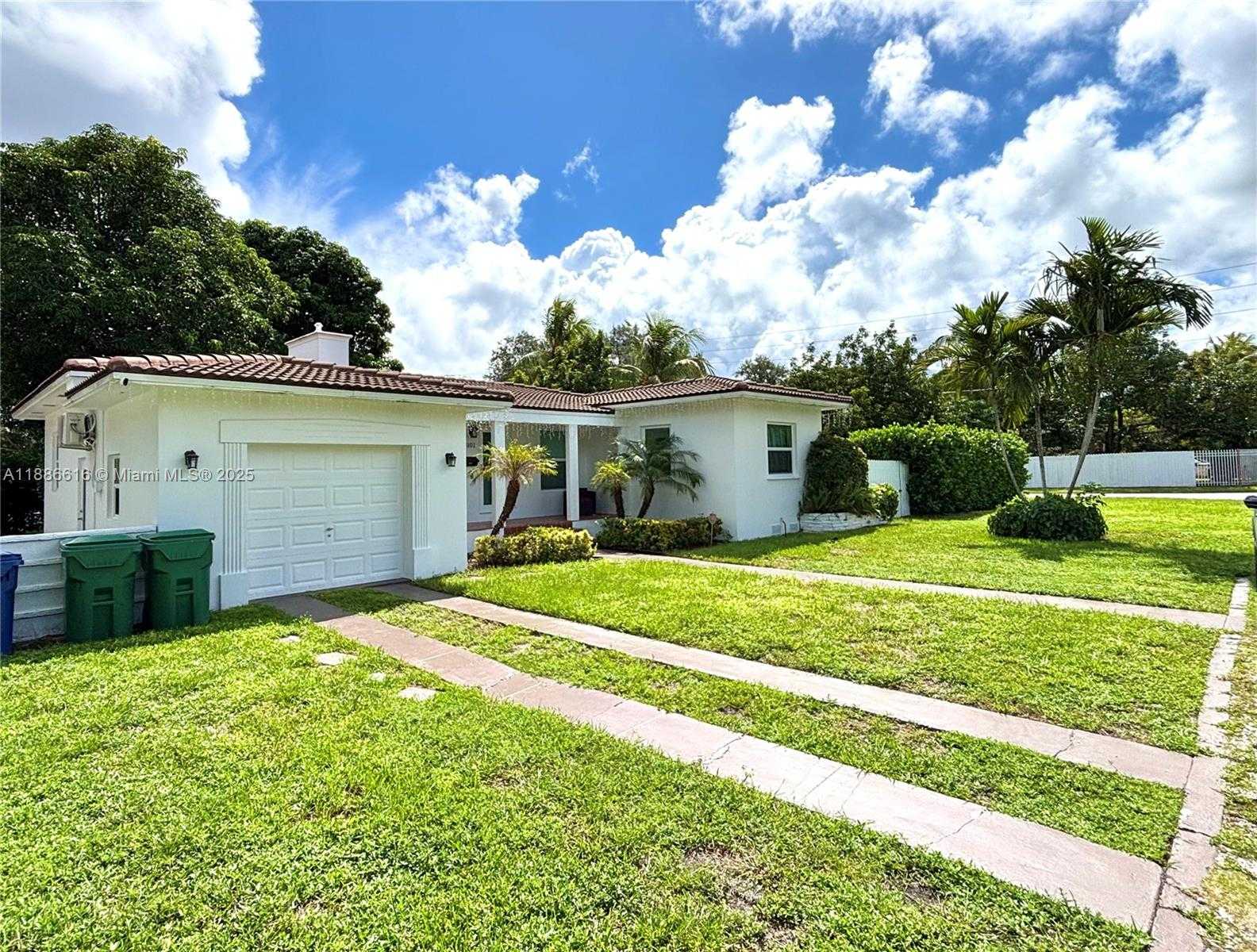 Small Image of 13101 NORTH WEST MIAMI CT, Miami Number 26