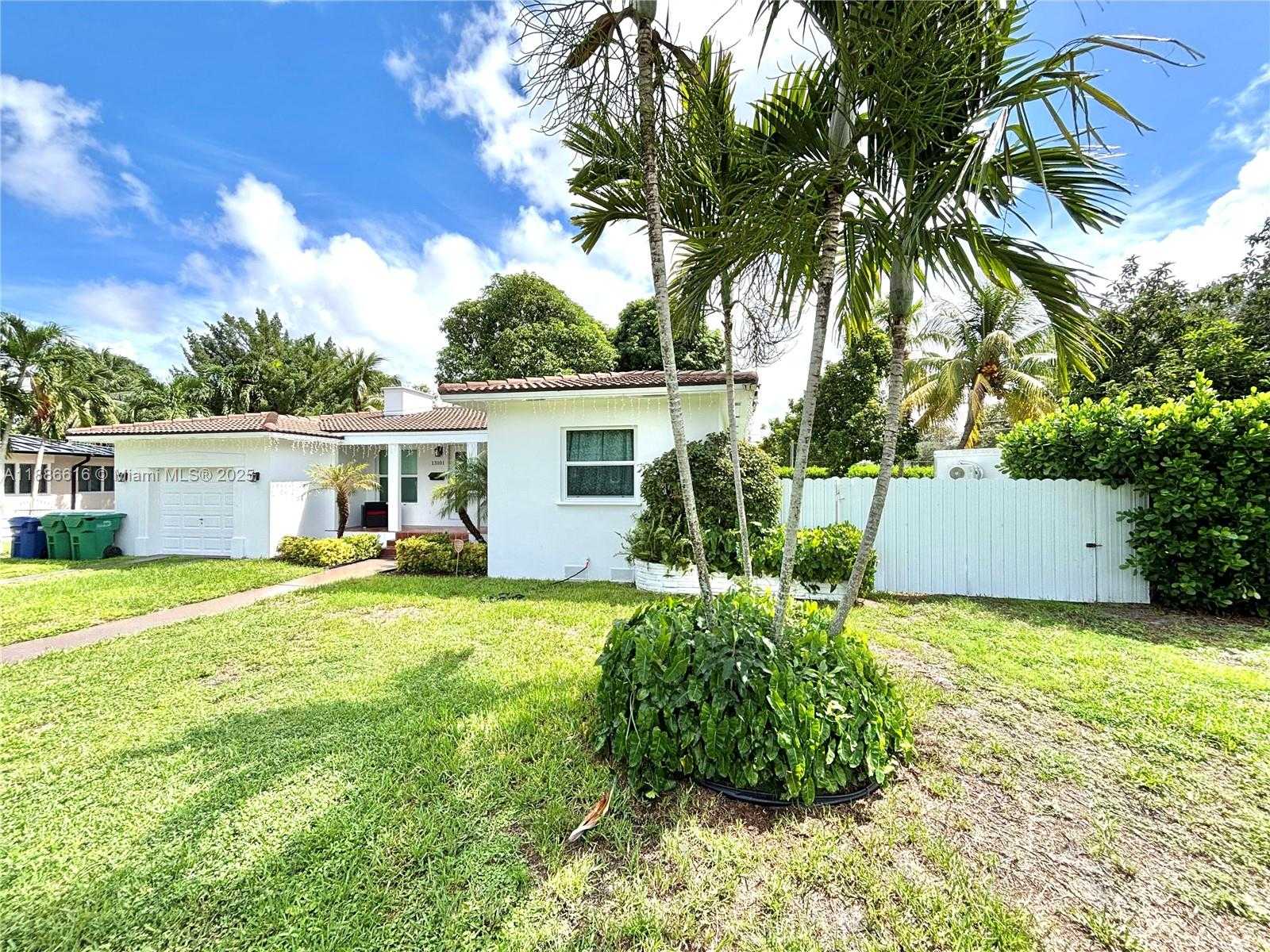Small Image of 13101 NORTH WEST MIAMI CT, Miami Number 3