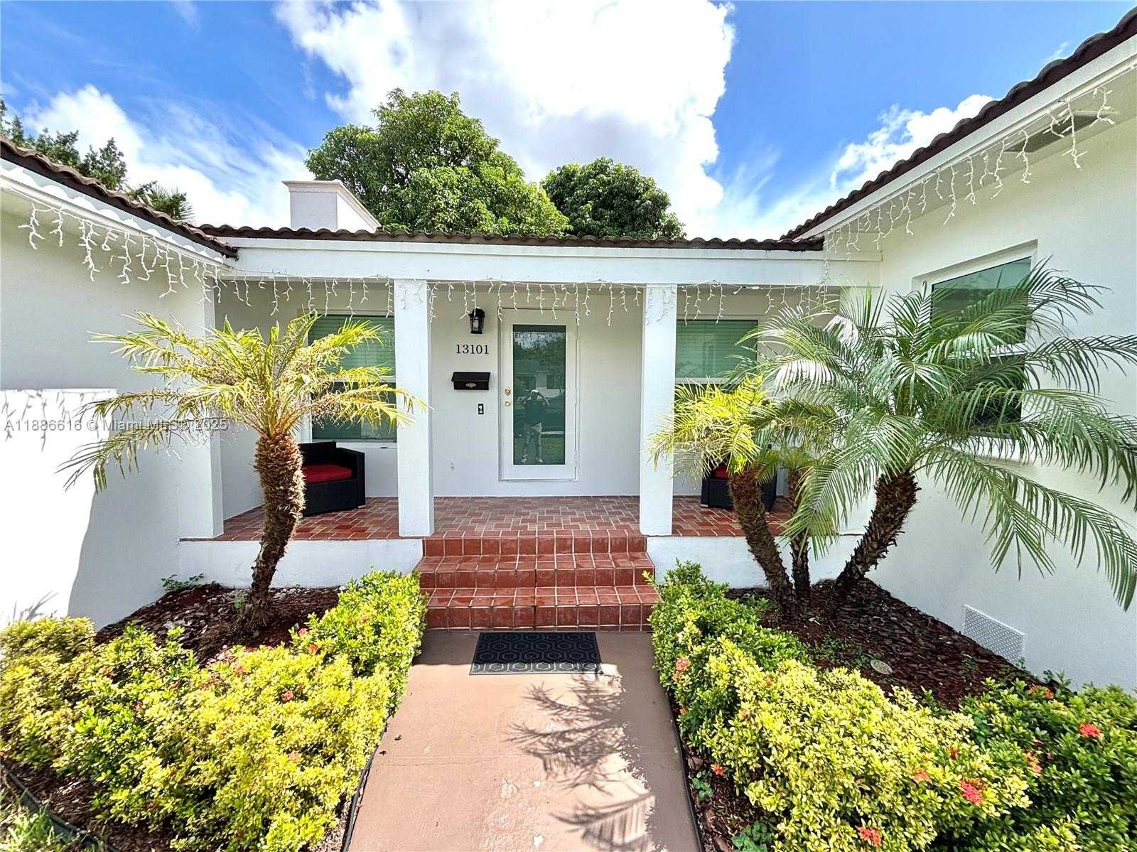 Small Image of 13101 NORTH WEST MIAMI CT, Miami Number 5