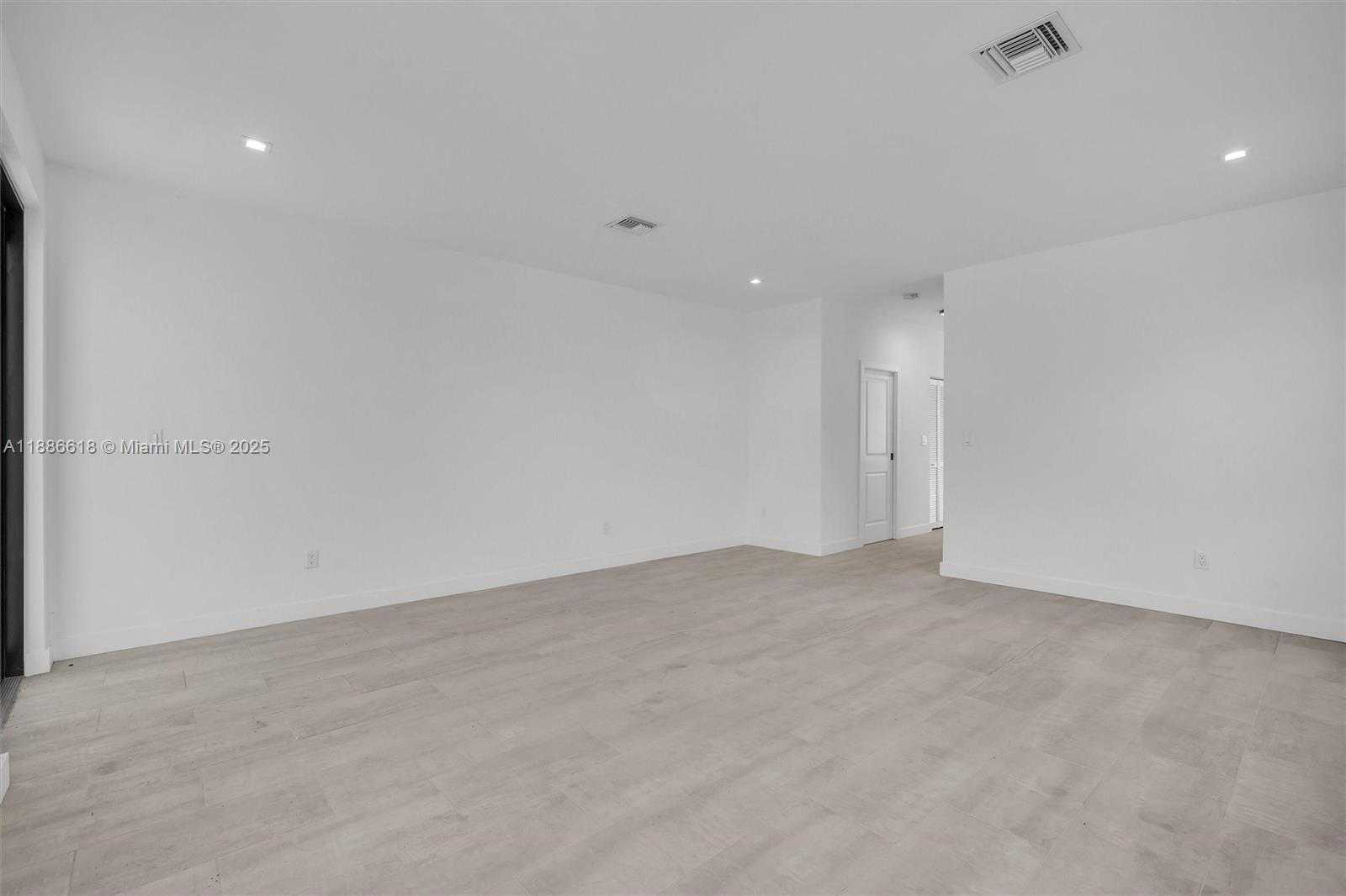 Small Image of 309 NORTH WEST 7TH CT, Hallandale Beach Number 14