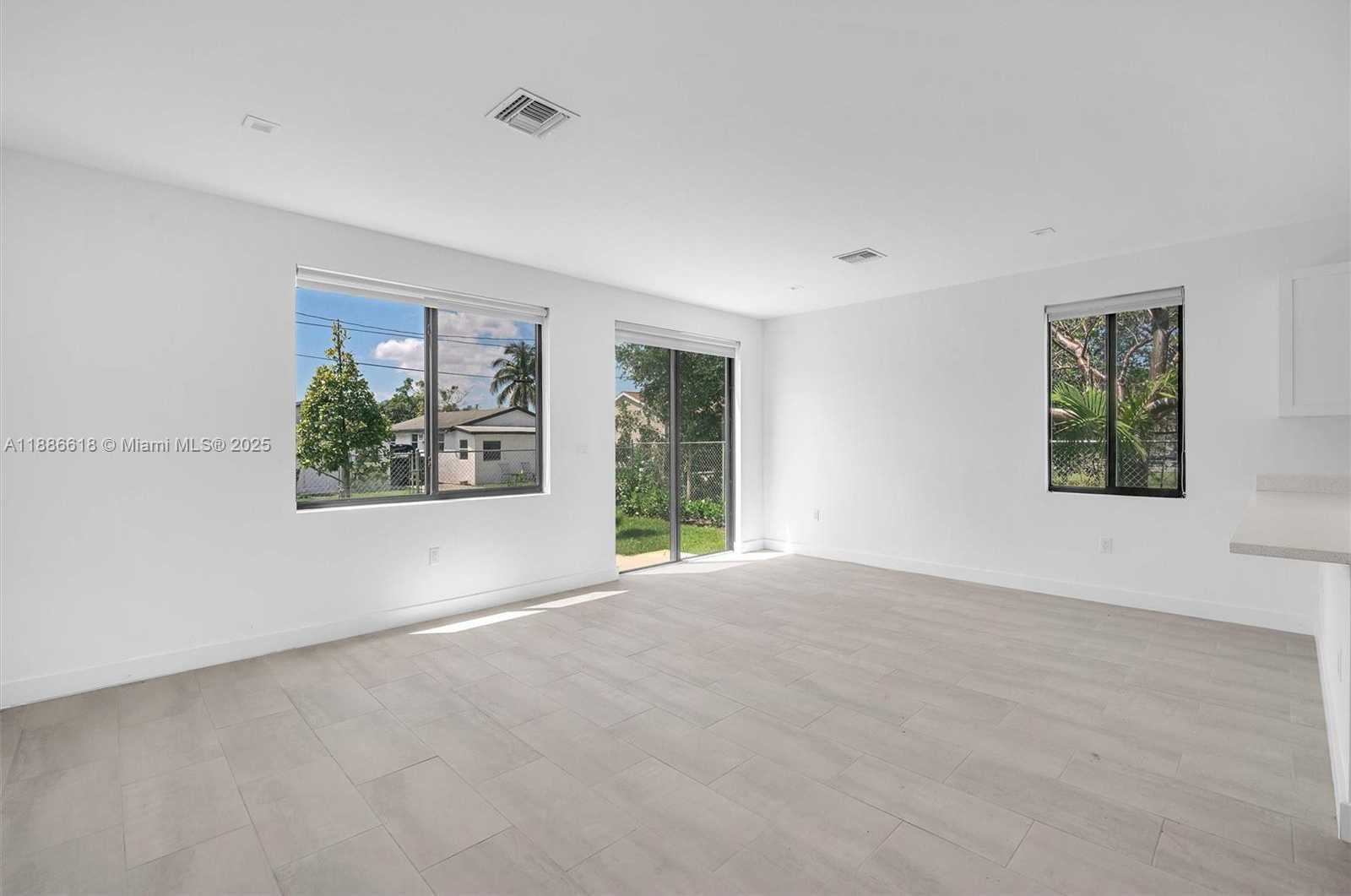 Small Image of 309 NORTH WEST 7TH CT, Hallandale Beach Number 18