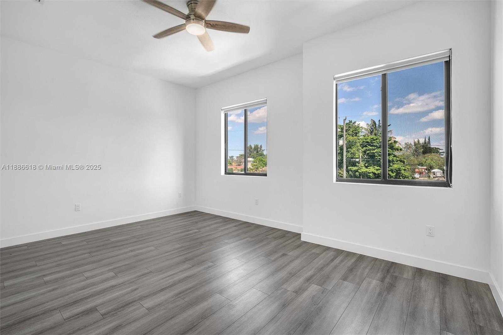 Small Image of 309 NORTH WEST 7TH CT, Hallandale Beach Number 7