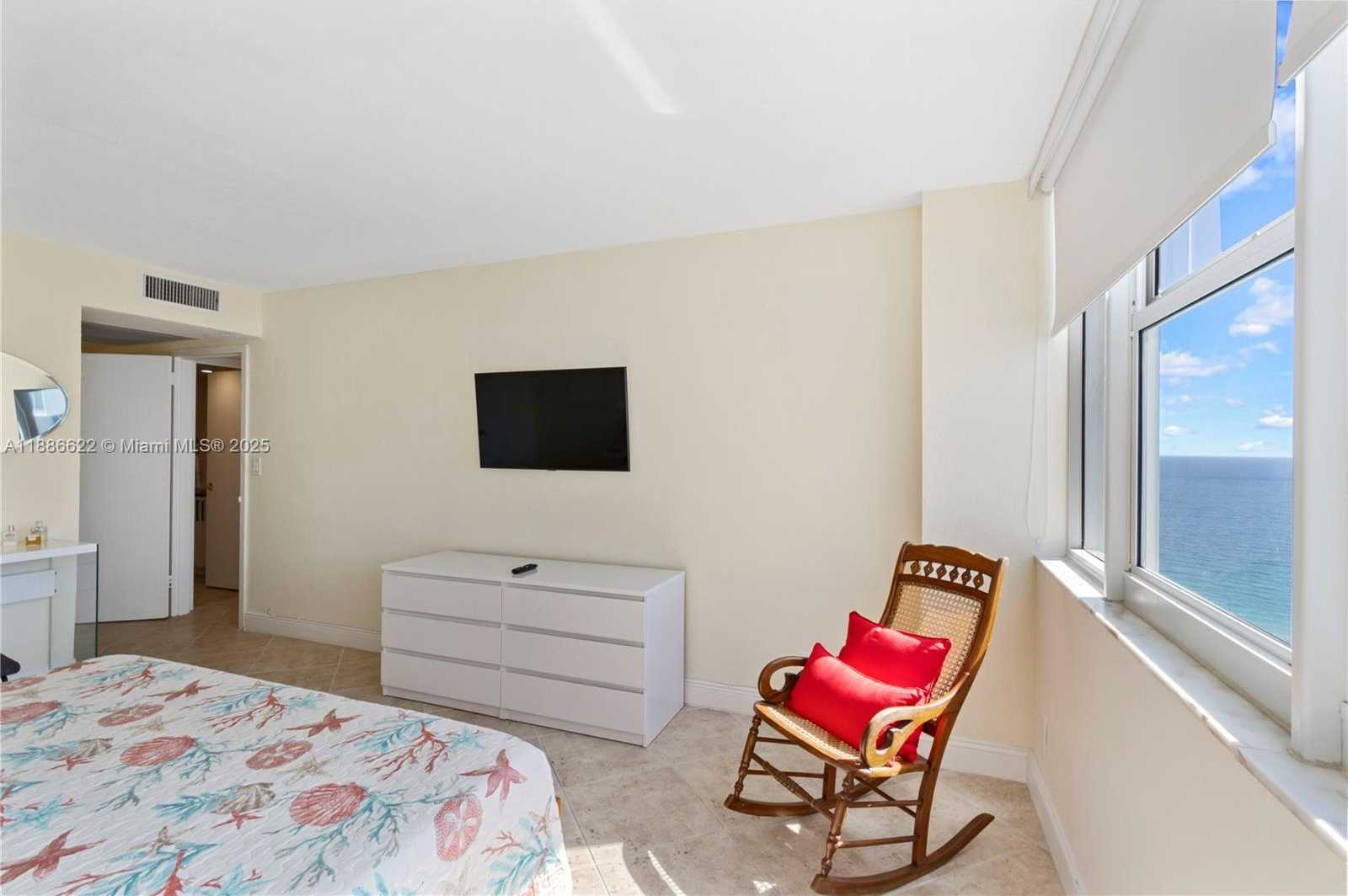 Small Image of 2030 SOUTH OCEAN DR #1820, Hallandale Beach Number 17