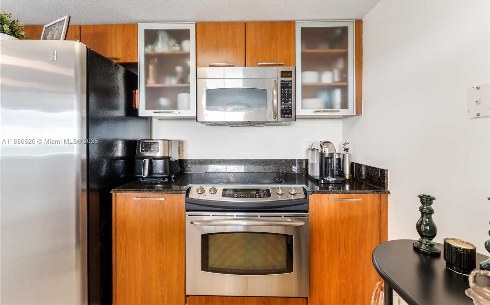 Small Image of 1800 NORTH BAYSHORE DR #4006, Miami Number 10