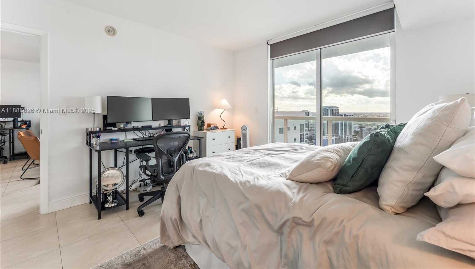 Small Image of 1800 NORTH BAYSHORE DR #4006, Miami Number 17