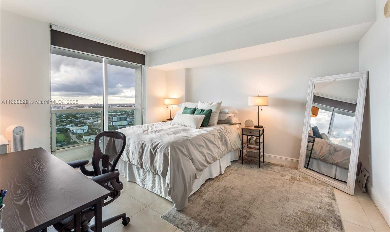 Small Image of 1800 NORTH BAYSHORE DR #4006, Miami Number 18