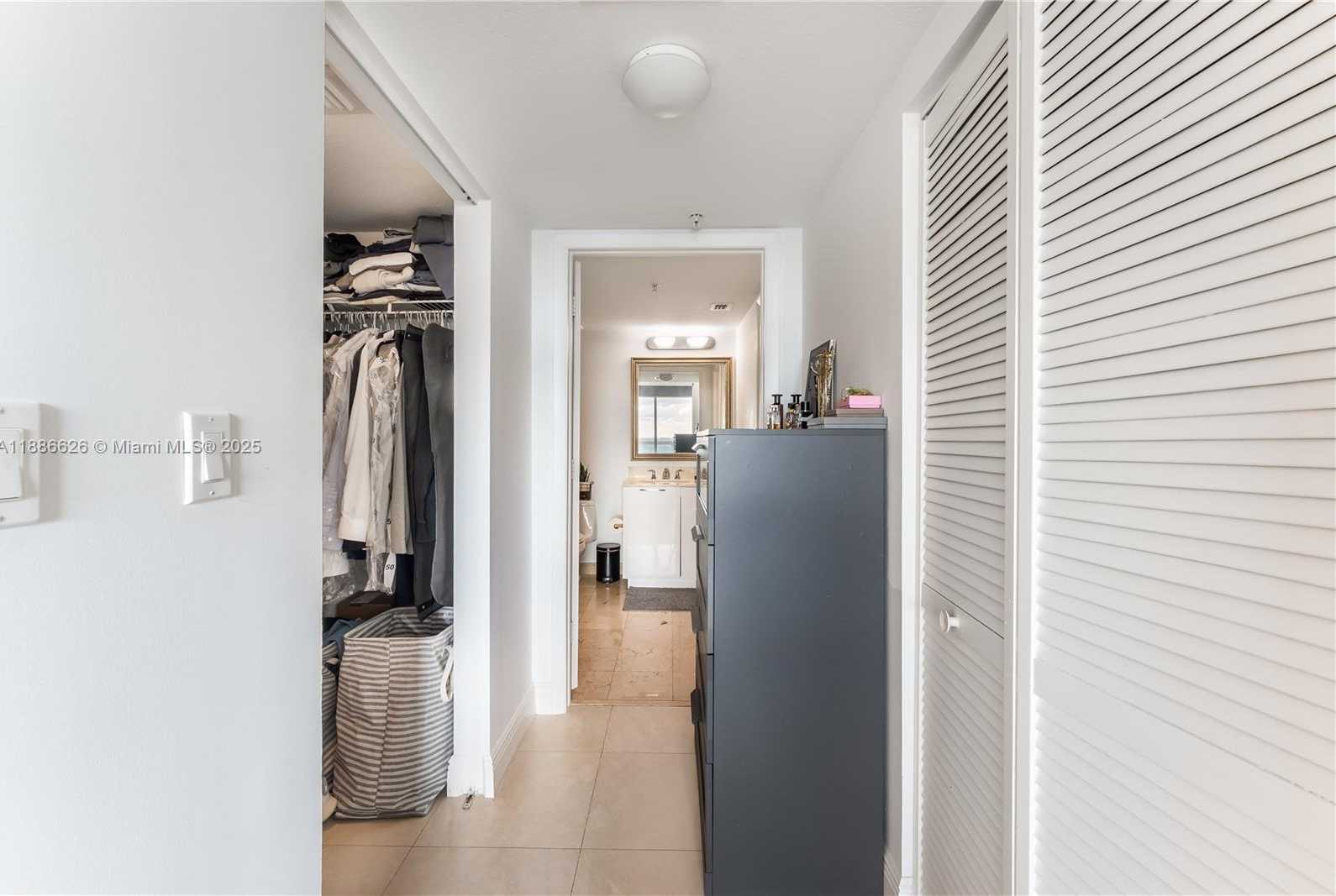 Small Image of 1800 NORTH BAYSHORE DR #4006, Miami Number 19