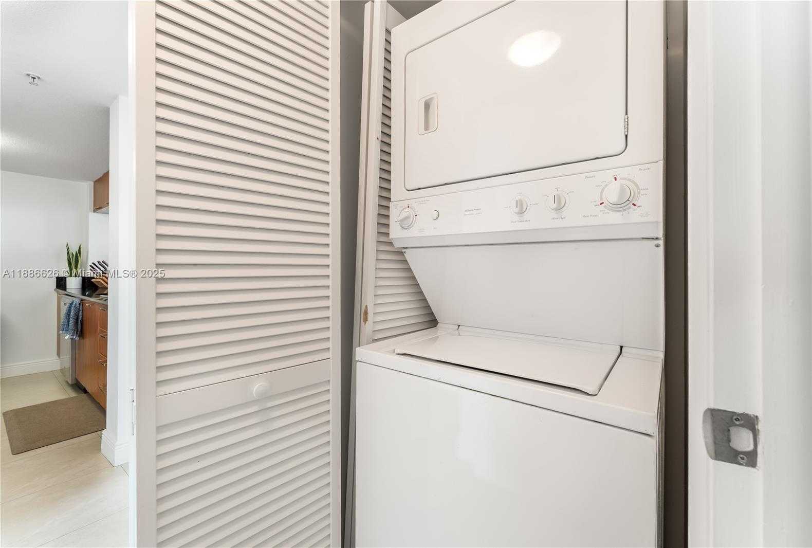 Small Image of 1800 NORTH BAYSHORE DR #4006, Miami Number 20