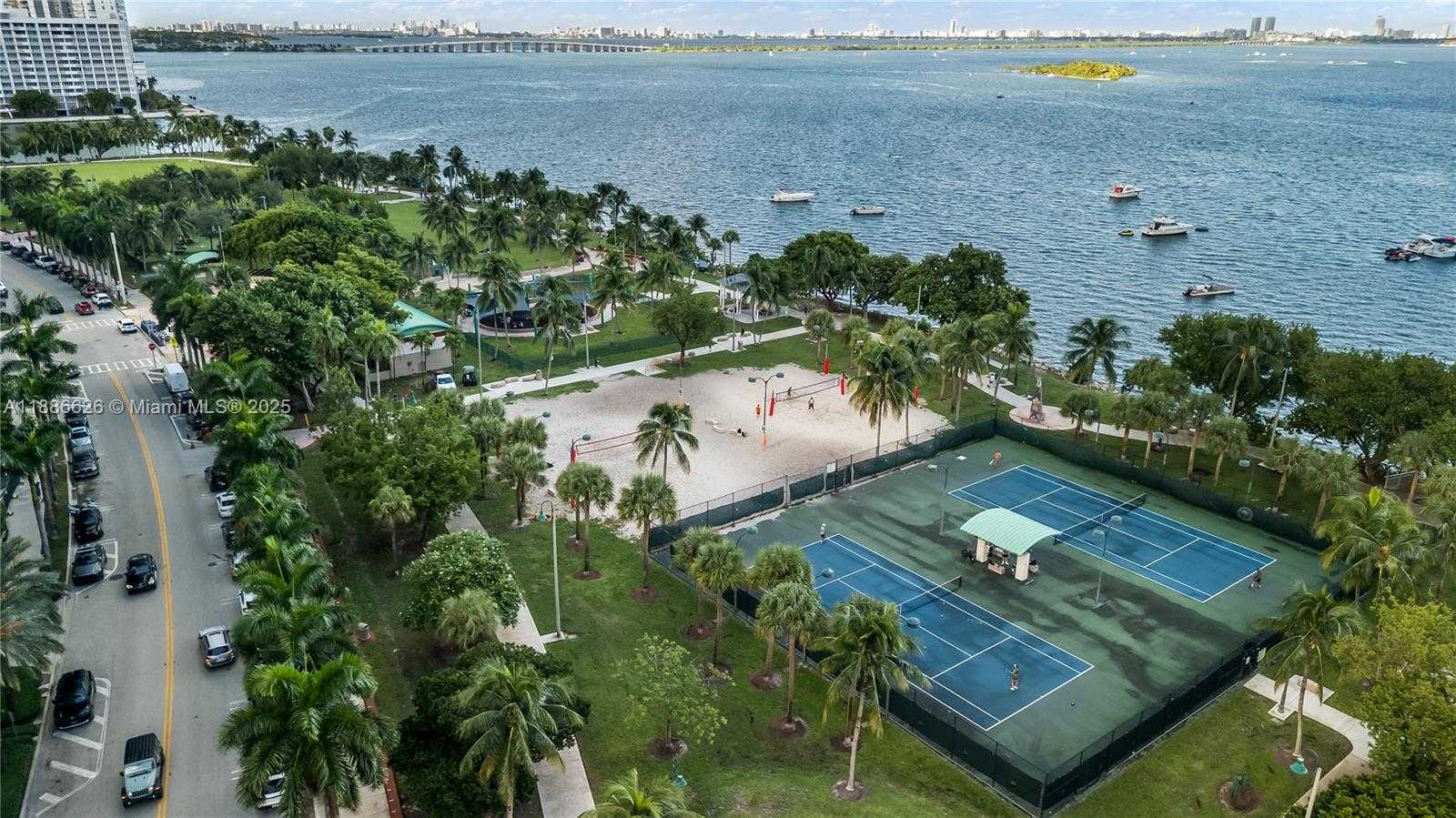 Small Image of 1800 NORTH BAYSHORE DR #4006, Miami Number 26